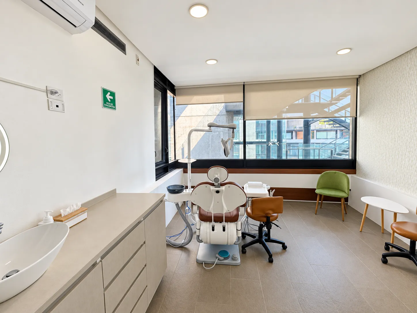 Consultorio de rehabilitación oral de Gratia Odontología, en San Pedro, área metropolitana de Monterrey